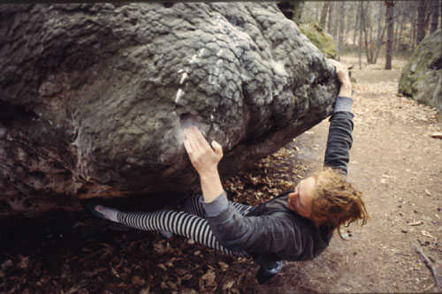 1996 Fontainbleau 7a+ bloc trav.